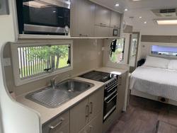 2014 New Age Caravans Oz Classic Slider