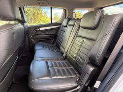 2017 Isuzu MU-X LS-T