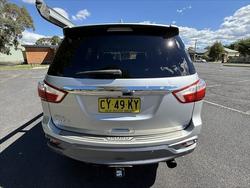 2017 Isuzu MU-X LS-T