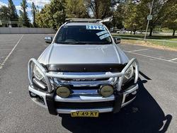 2017 Isuzu MU-X LS-T