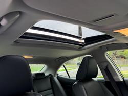 2014 Lexus IS 300h Luxury AVE30R Titanium Silver