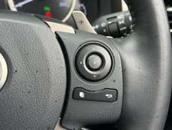 2014 Lexus IS 300h Luxury AVE30R Titanium Silver