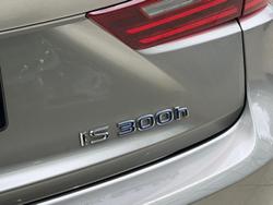 2014 Lexus IS 300h Luxury AVE30R Titanium Silver