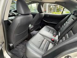 2014 Lexus IS 300h Luxury AVE30R Titanium Silver