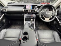 2014 Lexus IS 300h Luxury AVE30R Titanium Silver