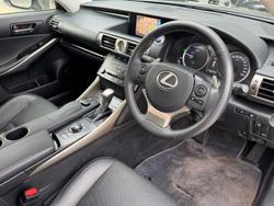2014 Lexus IS 300h Luxury AVE30R Titanium Silver