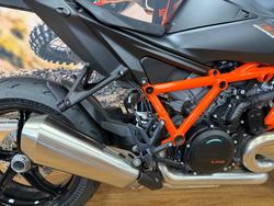 2025 Ktm 1390 SUPER DUKE R BLUE