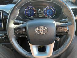 2020 Toyota Hilux SR5