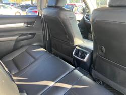 2020 Toyota Hilux SR5