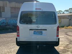 2005 Toyota Hiace Commuter TRH223R French Vanilla