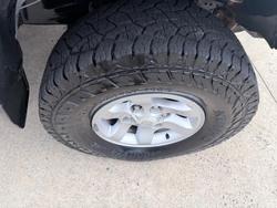 2003 Toyota Hilux SR5 KZN165R MY02 4X4 Dual Range French Vanilla