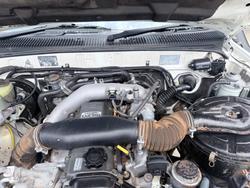 2003 Toyota Hilux SR5 KZN165R MY02 4X4 Dual Range French Vanilla