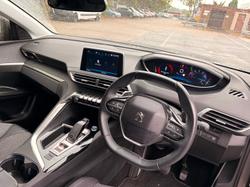 2018 Peugeot 5008 Allure