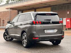 2018 Peugeot 5008 Allure