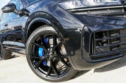 2025 Volkswagen Touareg R