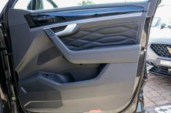 2025 Volkswagen Touareg R