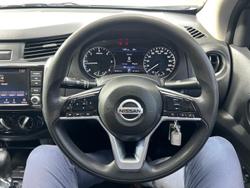 2021 Nissan Navara SL