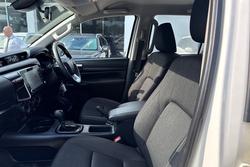 2025 Toyota Hilux SR GUN126R 4X4 Dual Range Glacier White