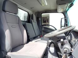 2014 ISUZU NPR 400