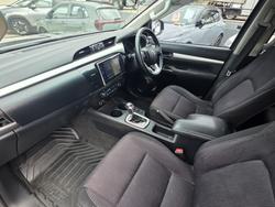 2018 Toyota Hilux SR5