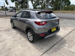 2024 KIA STONIC S