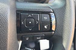 2025 Toyota Hilux SR