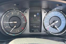 2025 Toyota Hilux SR