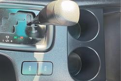 2025 Toyota Hilux SR