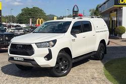 2025 Toyota Hilux SR