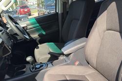 2025 Toyota Hilux SR