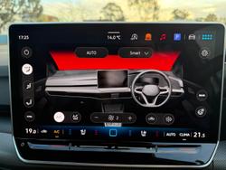 2025 Volkswagen Golf 110TSI R-Line