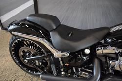 2017 HARLEY-DAVIDSON FXSB SOFTAIL BREAKOUT