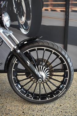 2017 HARLEY-DAVIDSON FXSB SOFTAIL BREAKOUT