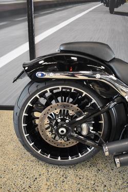 2017 HARLEY-DAVIDSON FXSB SOFTAIL BREAKOUT