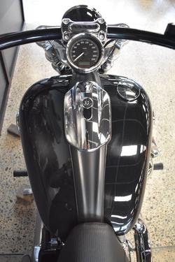 2017 HARLEY-DAVIDSON FXSB SOFTAIL BREAKOUT