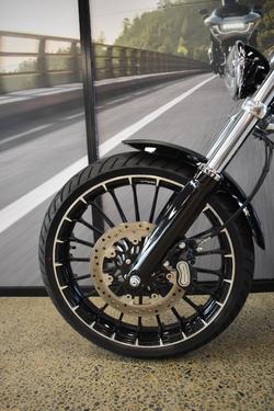 2017 HARLEY-DAVIDSON FXSB SOFTAIL BREAKOUT