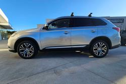 2017 Mitsubishi Outlander LS Safety Pack