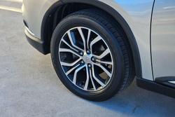 2017 Mitsubishi Outlander LS Safety Pack