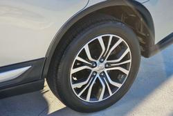 2017 Mitsubishi Outlander LS Safety Pack