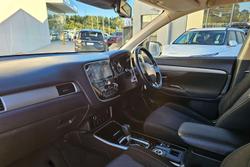 2017 Mitsubishi Outlander LS Safety Pack