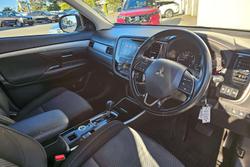 2017 Mitsubishi Outlander LS Safety Pack