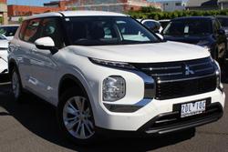 2025 Mitsubishi Outlander ES