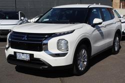 2025 Mitsubishi Outlander ES