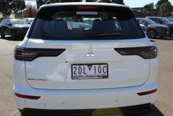 2025 Mitsubishi Outlander ES