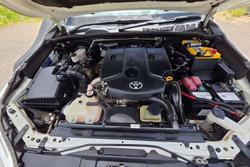 2018 Toyota Hilux SR5 GUN126R 4X4 Dual Range White