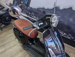 2015 VESPA PRIMAVERA Black