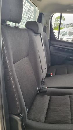 2022 Toyota Hilux SR