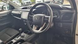 2022 Toyota Hilux SR