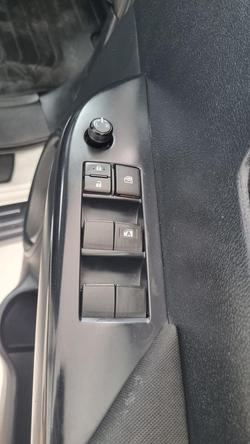 2022 Toyota Hilux SR