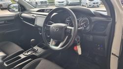 2022 Toyota Hilux SR